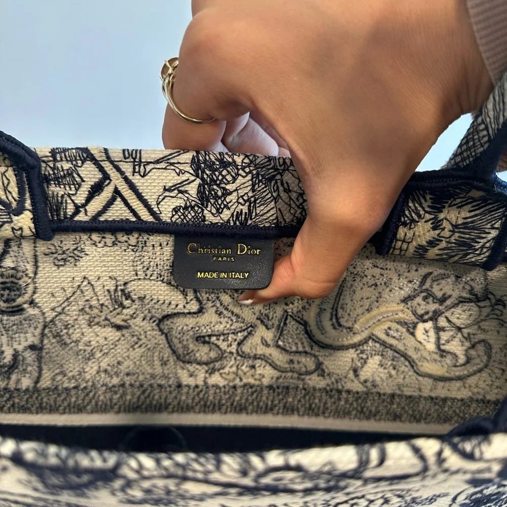 Navy Dior book  Tote !!💙 - Picture 3 of 10